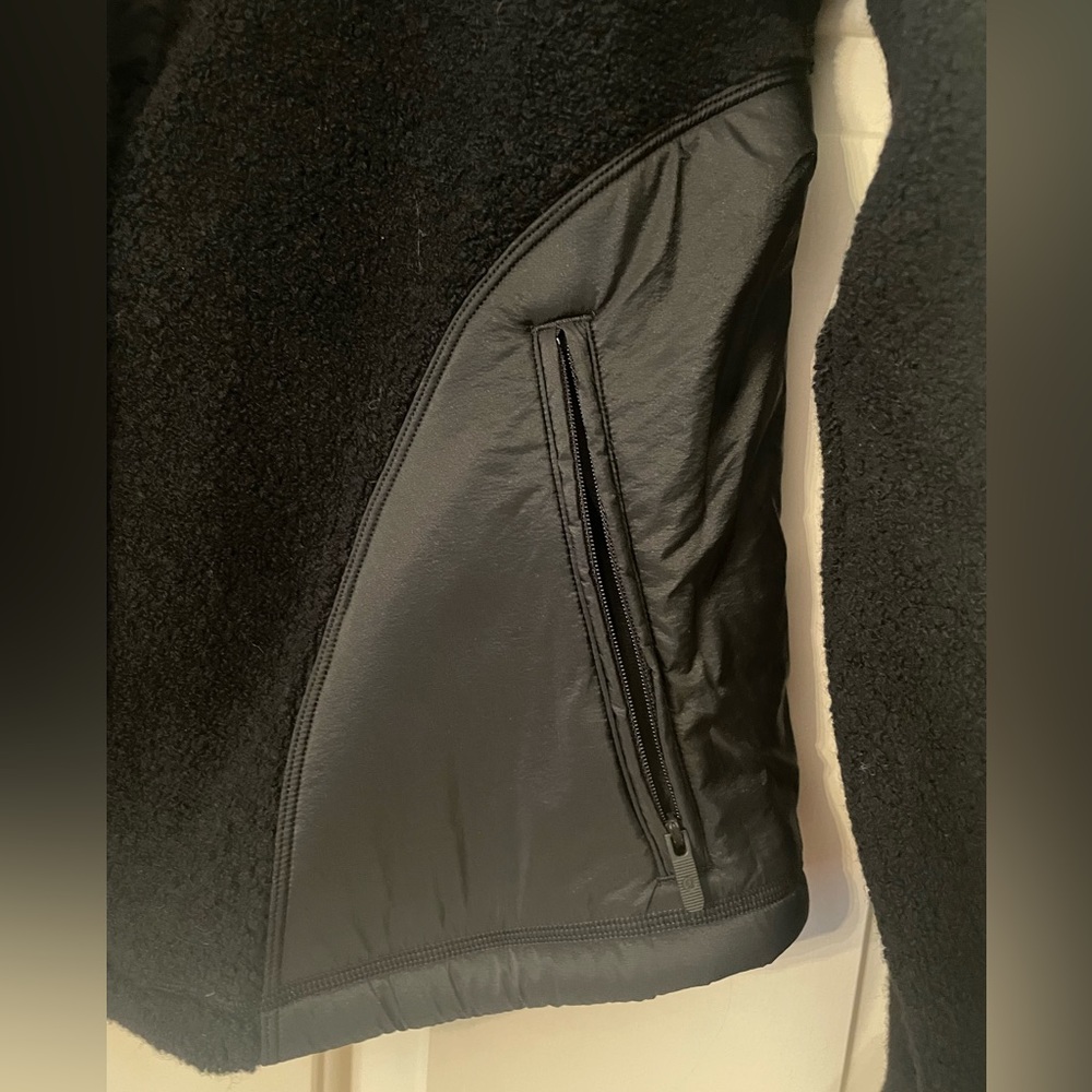 Lululemon jacket - Picture 7 of 9